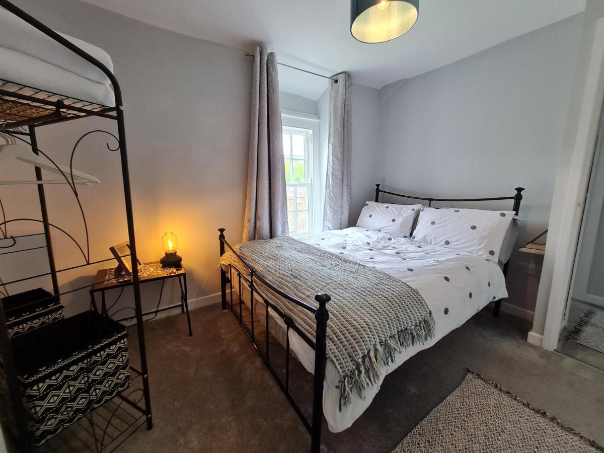 Picturesque 2 Bedroom Miners Cottage Near Bike Park Wales & Brecon Beacons Мърдър Титфил Екстериор снимка